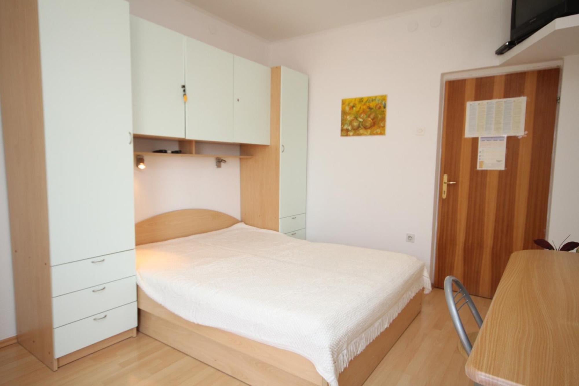 Apartments With A Parking Space Makarska - 6693 Номер фото